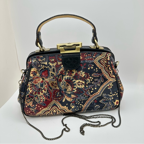 Elegant Black and Red Paisley Handbag - Picture 2 of 16
